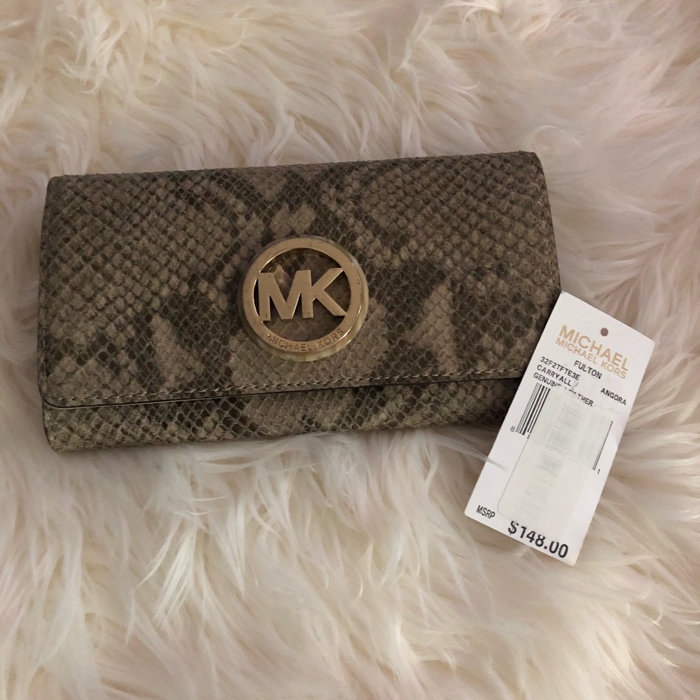MICHAEL KORS leather Fulton carry all wallet